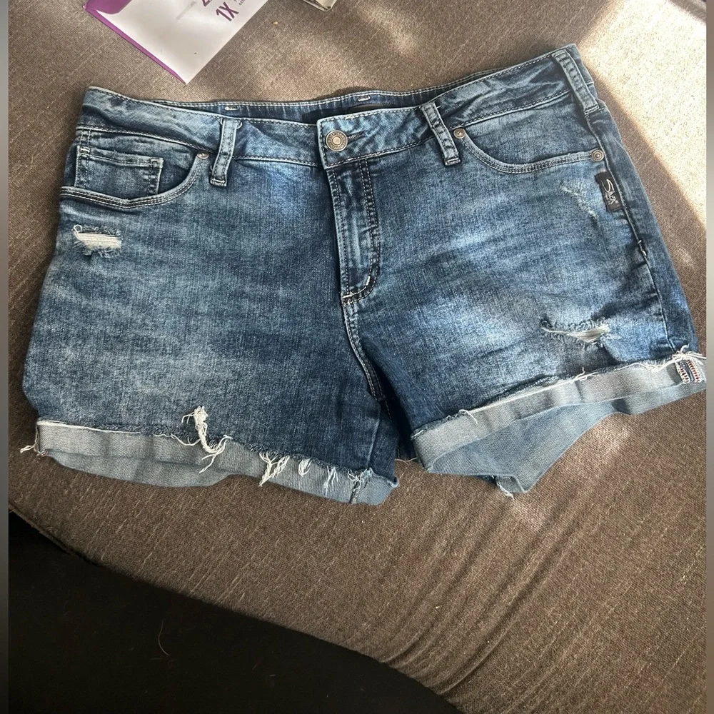 Silver Jeans Dark Blue Denim Shorts - Picture 6 of 7